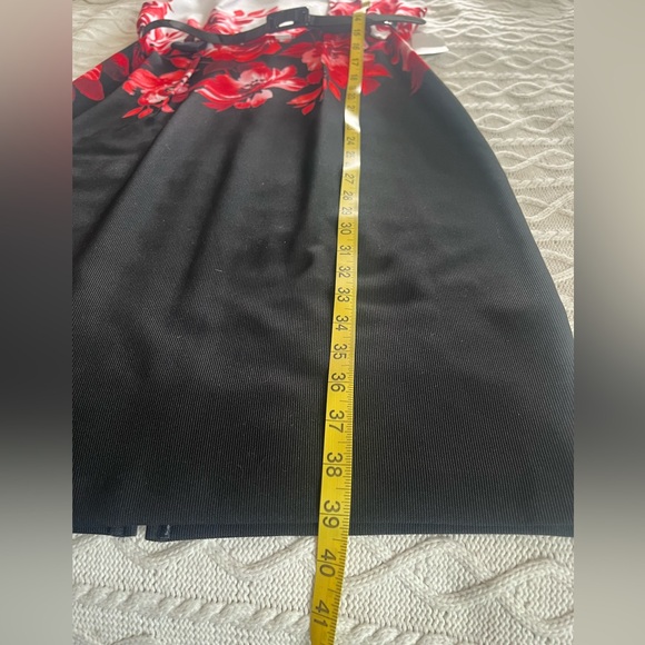 Studio Connection Belted White & Black Floral Dress with Red Rose Print Size 8 - Picture 12 of 14